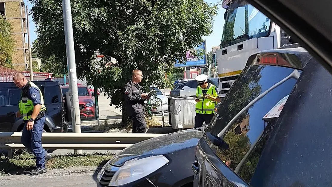 Камион блъсна пешеходец в София