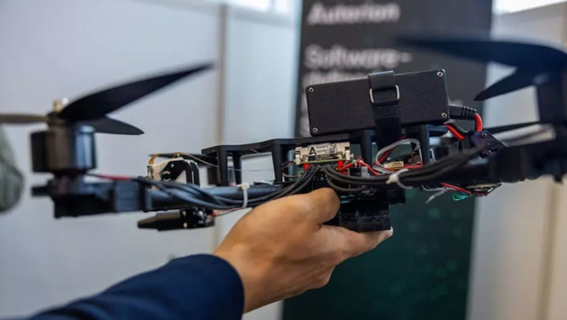 САЩ ще достави на Украйна 33 000 комплекта дронове с AI за създаване на рояци