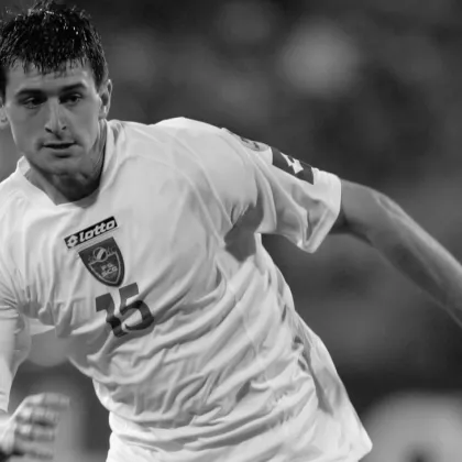 41 годишният сръбски футболист Милованович почина по време на мач само