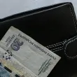 Пример за доброта: Жена намери портфейл на ученик и го върна с куриер СНИМКА