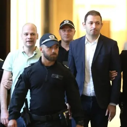 Барбутов остава в ареста, съветникът му - свободен срещу гаранция