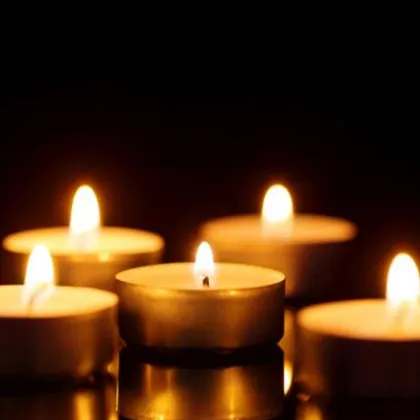 С едноминутно мълчание депутатите почетоха паметта на полица починал днес