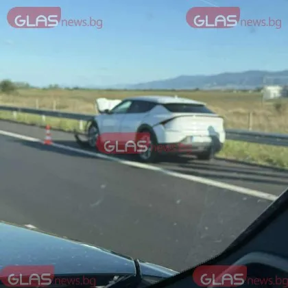 Четири автомобила са участвали във верижна катастрофа на автомагистрала Тракия