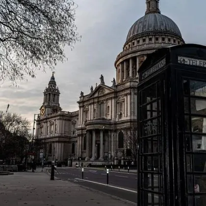 Във Великобритания трима души са били арестувани по подозрение в