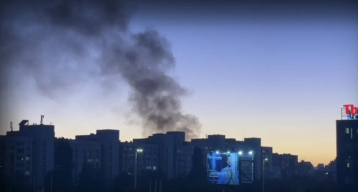 Пожар горя до двор на столична болница ВИДЕО