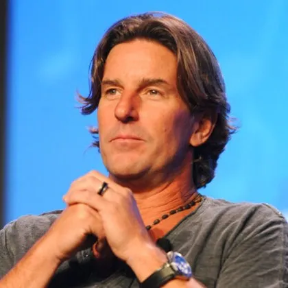 Носителят на награда Грами и автор на песни Брет Джеймс известен