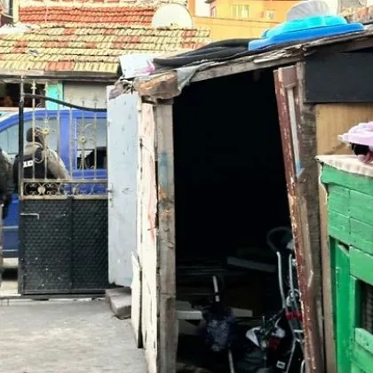 Петима мъже и една жена от бургаския квартал Победа са