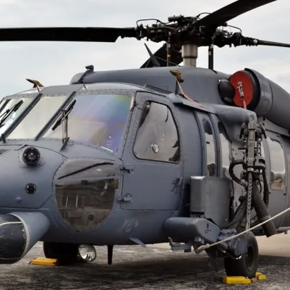 Хеликоптер MH 60 Black Hawk се е разбил близо до военновъздушната