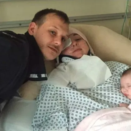 36 годишната Хейли Блек се протегнала и широко се прозяла след