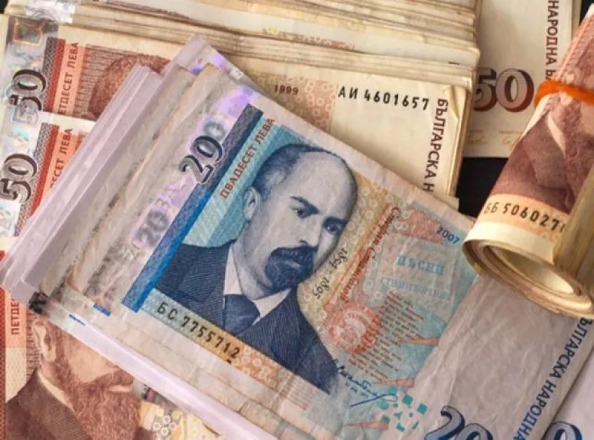 Асеновградчанин откри пари на улицата, търси собственика