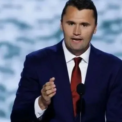 Роднини поддръжници и сподвижници на американския десен активист Чарли Кърк