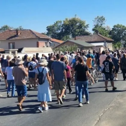 Протестиращи блокираха пътя Пловдив - Карлово