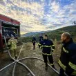 Нови СНИМКИ показват борбата с пожара край Горнослав
