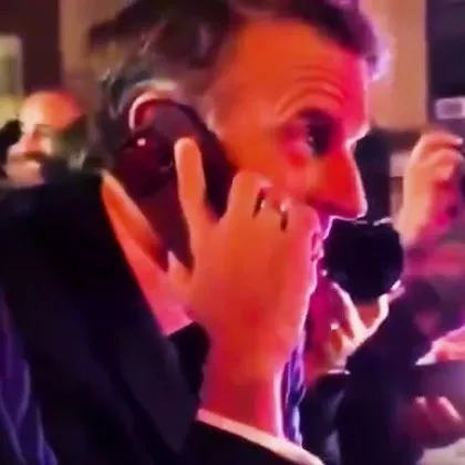 Френският президент Еманюел Макрон се е обадил по телефона на