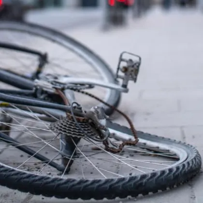 53 годишен шофьор блъсна 11 годишно дете с колело в Бургас съобщиха от полицията Инцидентът