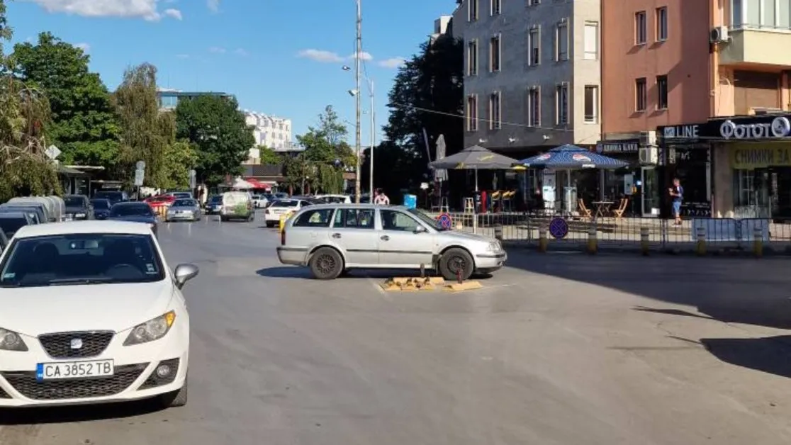Ето как в Студентски град се борят с недостига на паркоместа СНИМКА