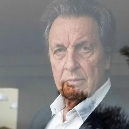 Ерол Мъск бащата на милиардера и за кратко близък