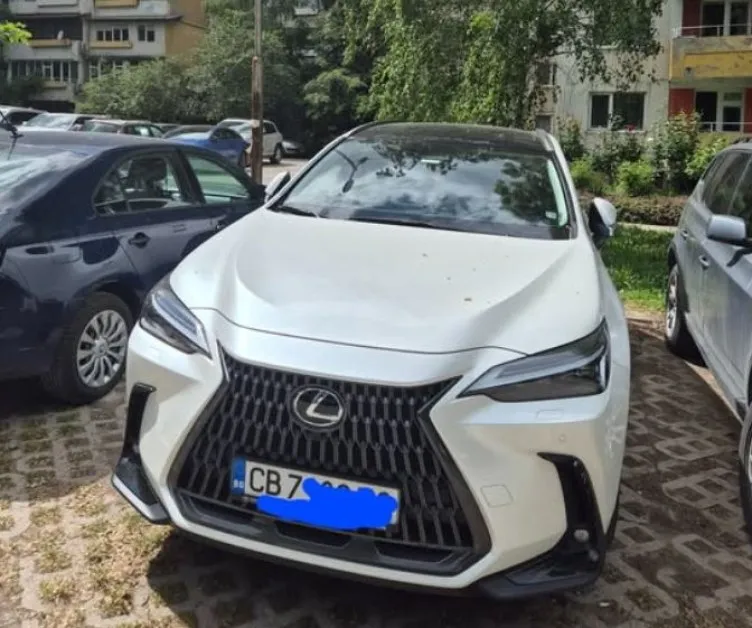 Откраднаха кола, паркирана пред блок в София СНИМКА