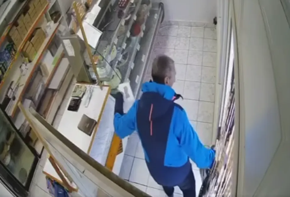Грозно! Мъж открадна кутия с дарения за дете СНИМКИ