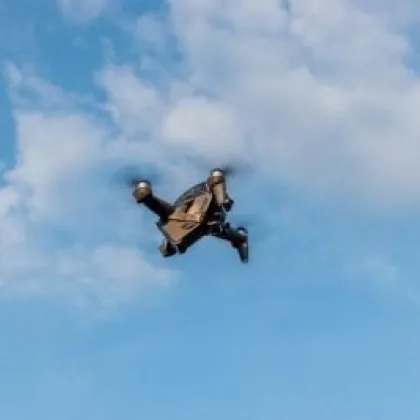 Неидентифицирани дронове се появиха в небето над Германия което предизвика