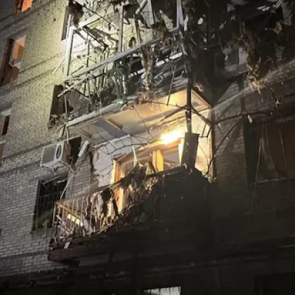 Два жилищни блока и няколко нежилищни сгради бяха поразени при