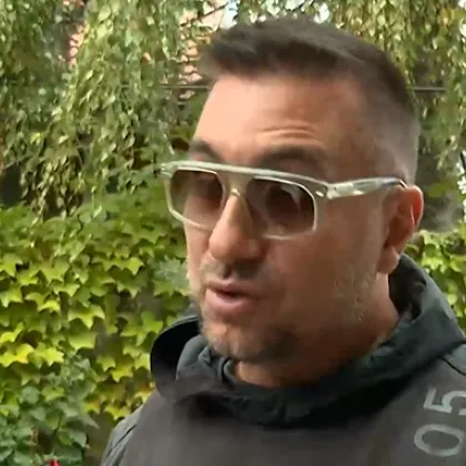 Сряда посред бял ден Поп фолк певците Константин и Емрах