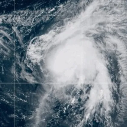 Тропическата буря Умберто която се формира в петък над Атлантическия