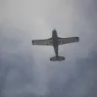 Малък самолет падна в двора на военно поделение в Румъния