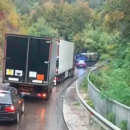 Френски военни катастрофираха в Прохода на републиката
