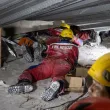 Училище се срути в Индонезия, има загинали ВИДЕО
