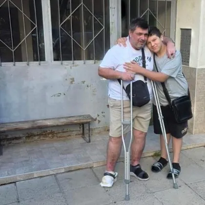 Баща и син са на ръба на оцеляването: да не ги оставяме сами!