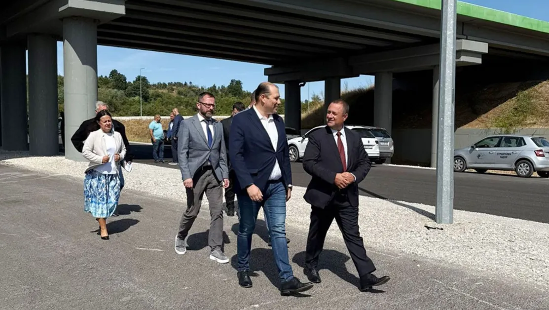 Откриването на новата отсечка на АМ "Хемус" ще се забави