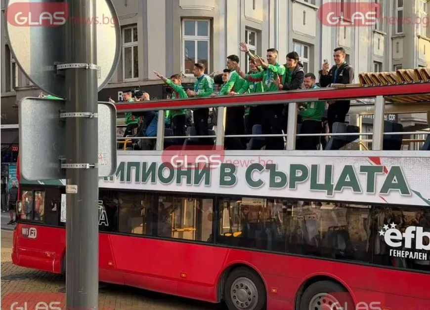 Радев награди волейболните национали ВИДЕО