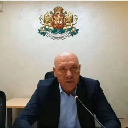 Кметът на Поморие атакува Тина Ивайлова, щял и той да става разследващ журналист