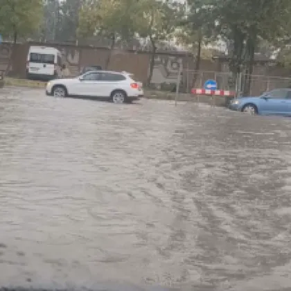 Пълна с вода тръба на Южния обходен колектор наводни участък в Пловдив