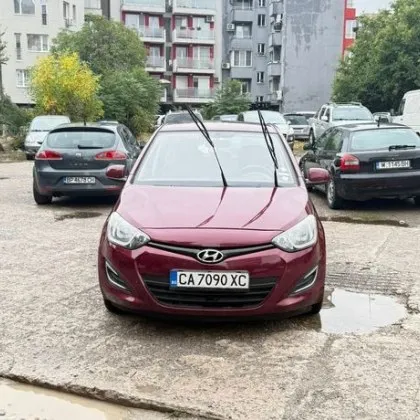 Вандалска проява застигна кола, паркирана в София СНИМКИ
