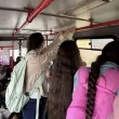 Оплаквания от препълнени автобуси в Сливенско: Пътници пътуват прави и рискуват живота си ВИДЕО