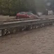 Водата отнесе багерист на "Елените"