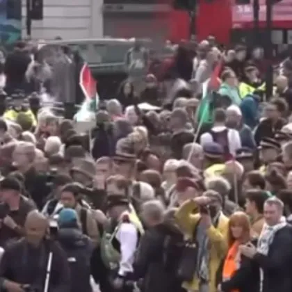 Арестуваха над 440 души, протестиращи в Лондон ВИДЕО