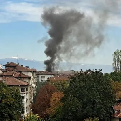 Пожар избухна в центъра на София СНИМКА и ВИДЕО