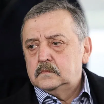Проф. Кантарджиев: Грипът "сграбчва" за два часа, COVID започва от гърлото