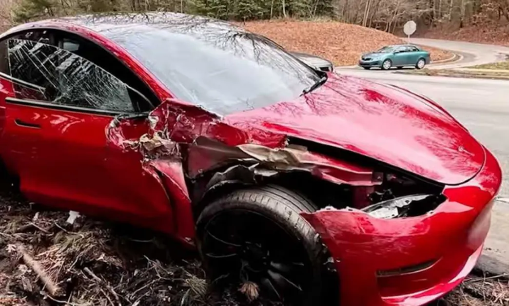 Опасни автопилоти: Започва разследване на близо 3 млн. коли Tesla