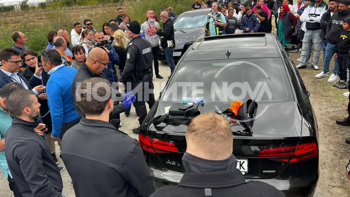 Предполагаеми купувачи на гласове се заключиха в луксозни коли в Огняново