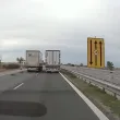 Кадри от АМ „Тракия": турски тир гази забрана и събаря заграждения ВИДЕО