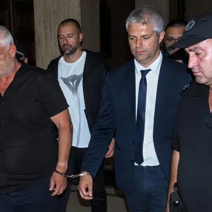 „Когато демокрацията е атакувана в една държава членка, тя е отслабена в цяла Европа"