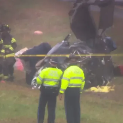 Съпрузи загинаха след като малък самолет се разби на магистрала