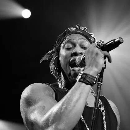 D’Angelo известният нео соул певец който доби слава през 90 те и