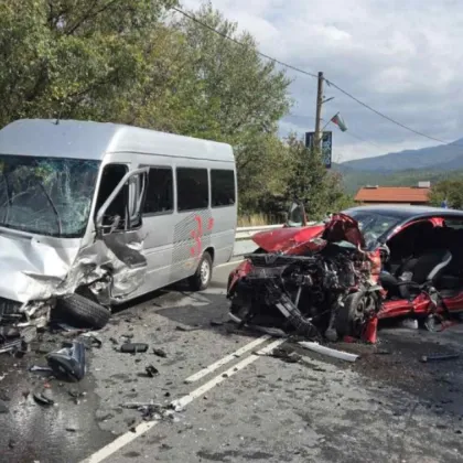 Тежка катастрофа вдигна на крак спешните екипи и полицията Челен удар