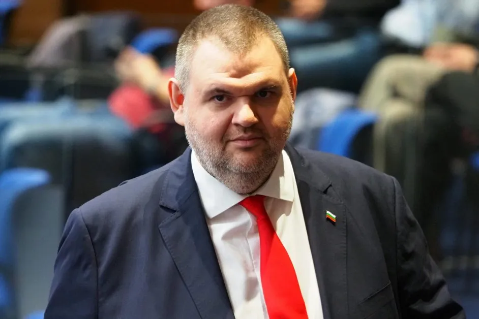 Пеевски към Борисов: Готови сме да поемем управлението на България