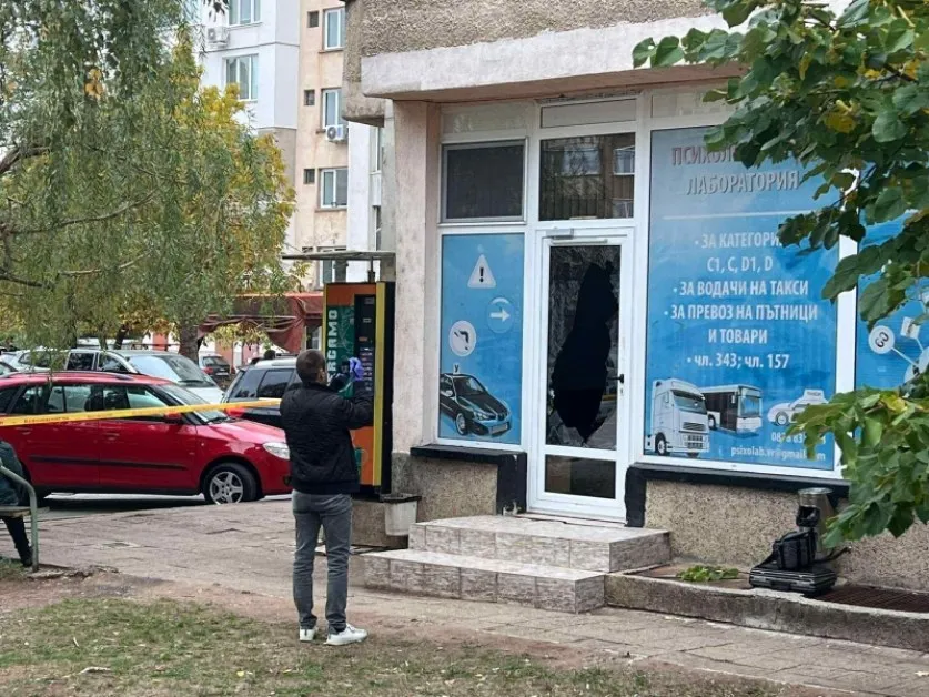 Самоубийство във Враца! Баща сложи край на живота си пред курсисти на автошкола СНИМКИ